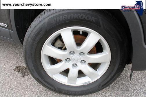 Ebony Black 2011 Kia Sorento LX