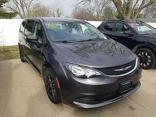 Granite Crystal Metallic Clearcoat 2021 Chrysler Voyager LX