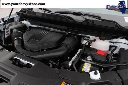 Polar White Tricoat 2026 Chevrolet Traverse LT