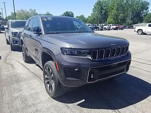 Baltic Gray Metallic Clearcoat 2022 Jeep Grand Cherokee Overland