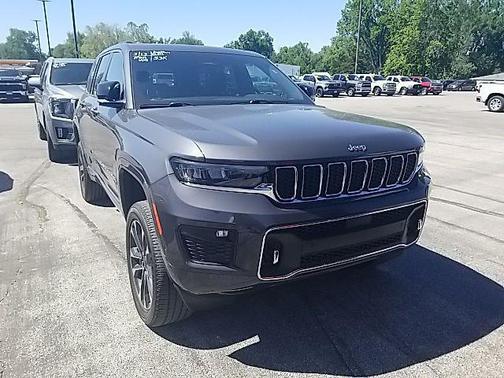 Baltic Gray Metallic Clearcoat 2022 Jeep Grand Cherokee Overland
