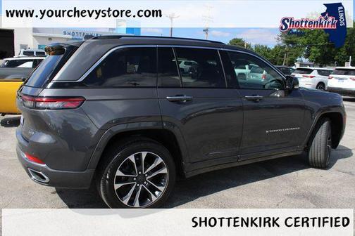 Baltic Gray Metallic Clearcoat 2022 Jeep Grand Cherokee Overland