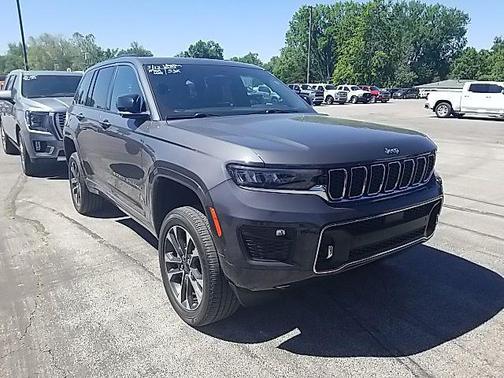 Baltic Gray Metallic Clearcoat 2022 Jeep Grand Cherokee Overland