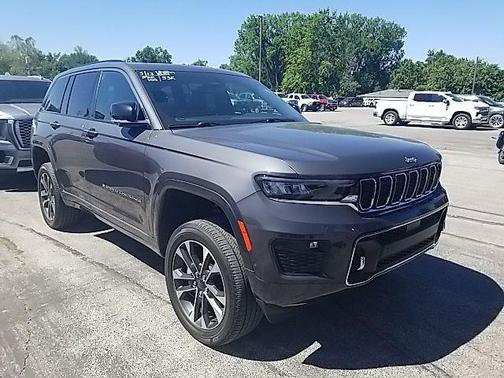 Baltic Gray Metallic Clearcoat 2022 Jeep Grand Cherokee Overland