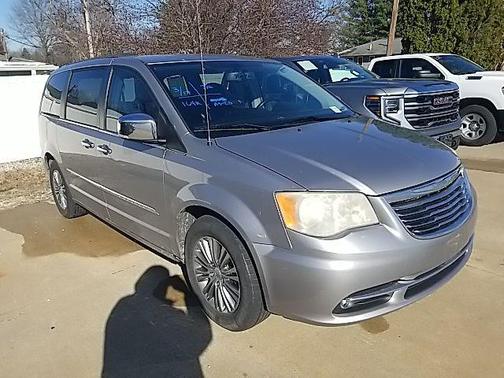 2013 Chrysler Town & Country Touring-L