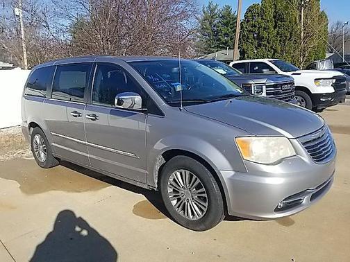 2013 Chrysler Town & Country Touring-L