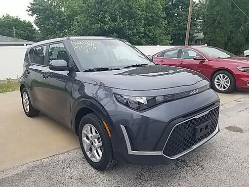 Gray 2025 Kia Soul LX