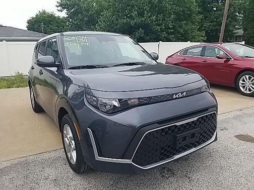 Gray 2025 Kia Soul LX