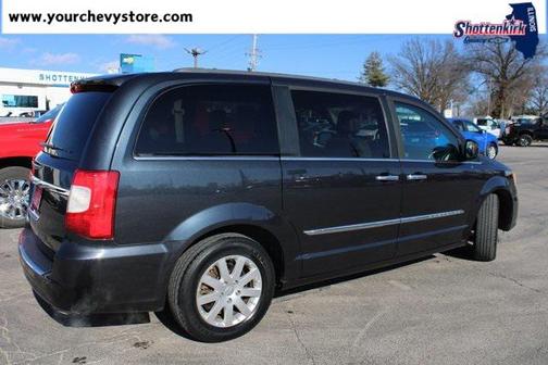 2014 Chrysler Town & Country Touring