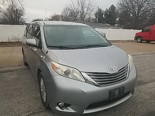 2013 Toyota Sienna XLE