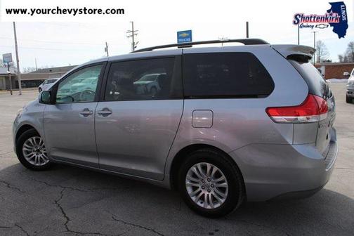 2013 Toyota Sienna XLE