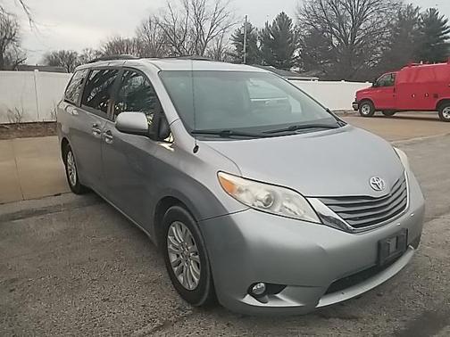 2013 Toyota Sienna XLE