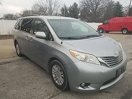 2013 Toyota Sienna XLE