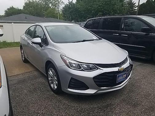 Silver Ice Metallic 2019 Chevrolet Cruze LS
