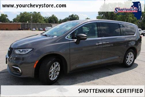 2023 Chrysler Pacifica Touring L
