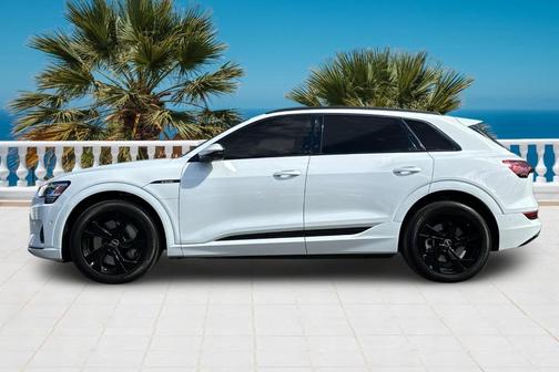 2022 Audi e-tron Premium