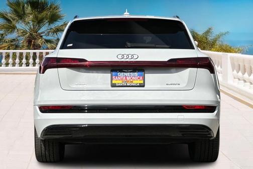 2022 Audi e-tron Premium