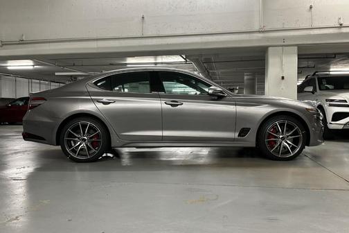 2025 Genesis G70 2.5T