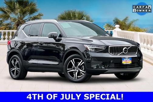 2025 Volvo XC40 B5 Core Bright Theme