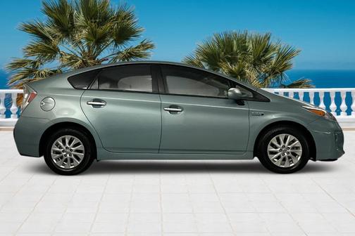 2015 Toyota Prius Plug-in Base