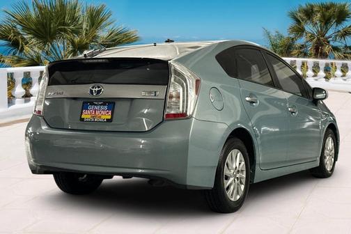2015 Toyota Prius Plug-in Base