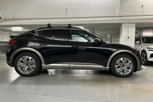 2025 Genesis GV60 Standard