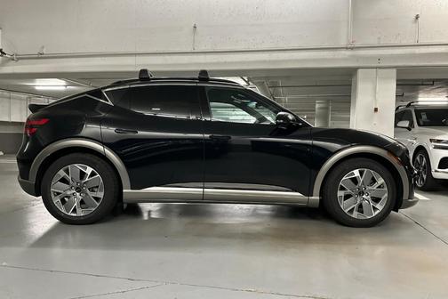 2025 Genesis GV60 Standard