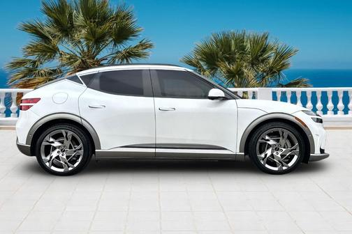 Uyuni White 2023 Genesis GV60 Performance