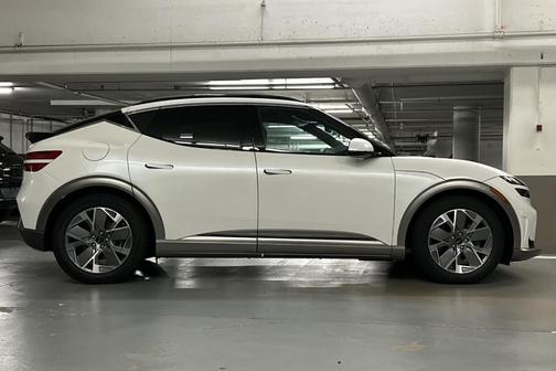 2025 Genesis GV60 Standard