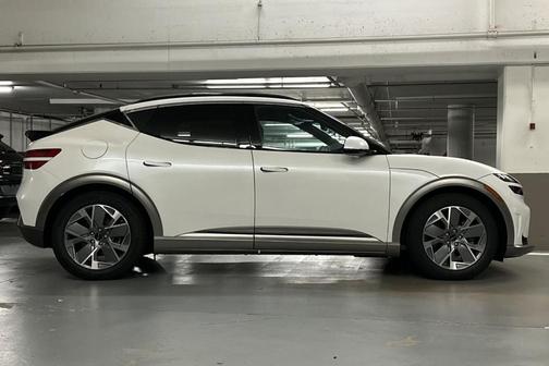 2025 Genesis GV60 Standard