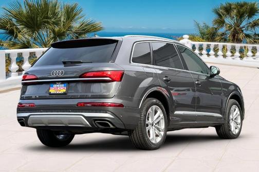 2025 Audi Q7 45 Premium