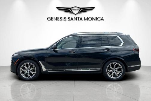 Black Sapphire Metallic 2024 BMW X7 xDrive40i