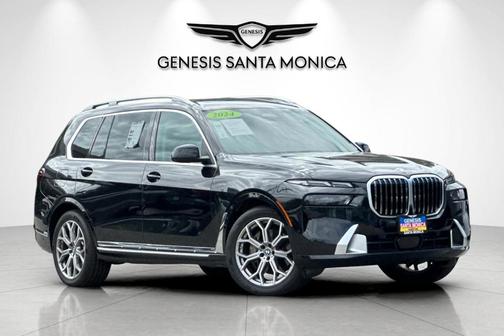Black Sapphire Metallic 2024 BMW X7 xDrive40i