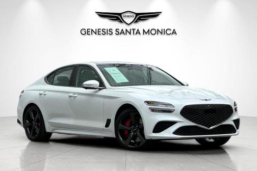 Uyuni White 2026 Genesis G70 3.3T Sport Prestige