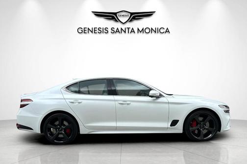 Uyuni White 2026 Genesis G70 3.3T Sport Prestige