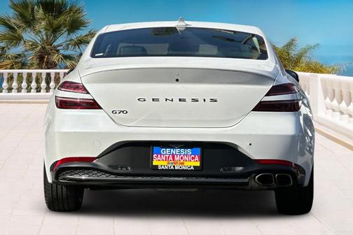 2022 Genesis G70 2.0T