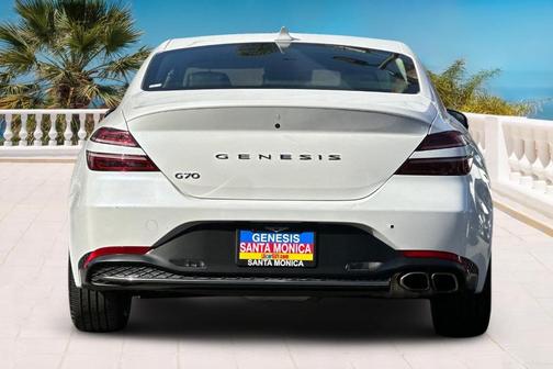 2022 Genesis G70 2.0T