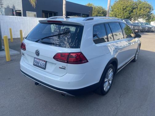 2017 Volkswagen Golf Alltrack TSI SE