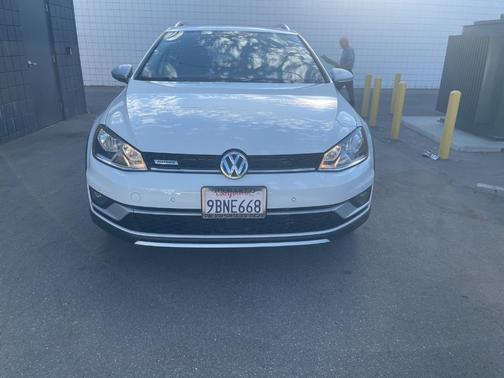 2017 Volkswagen Golf Alltrack TSI SE