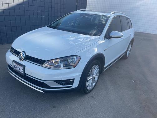 2017 Volkswagen Golf Alltrack TSI SE