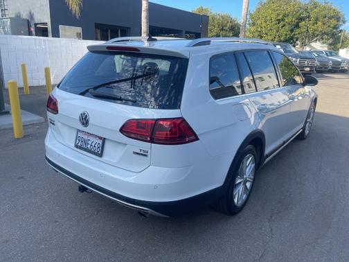 2017 Volkswagen Golf Alltrack TSI SE