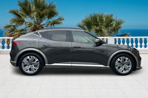 2024 Genesis GV60 Standard