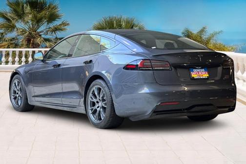 2022 Tesla Model S Plaid