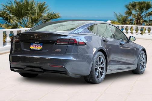 2022 Tesla Model S Plaid