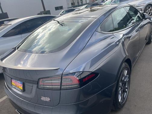 2022 Tesla Model S Plaid