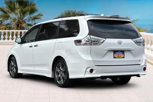2018 Toyota Sienna L