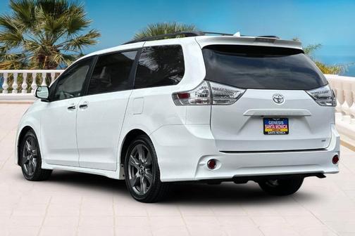 2018 Toyota Sienna L