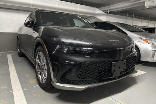 2024 Genesis GV60 Standard