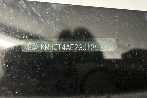 Century White 2016 Hyundai Accent SE