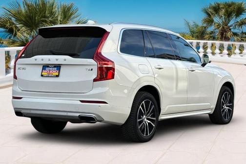 2020 Volvo XC90 T6 Momentum 7 Passenger